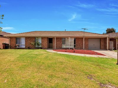 71 Gipps Crescent, Cranbourne North