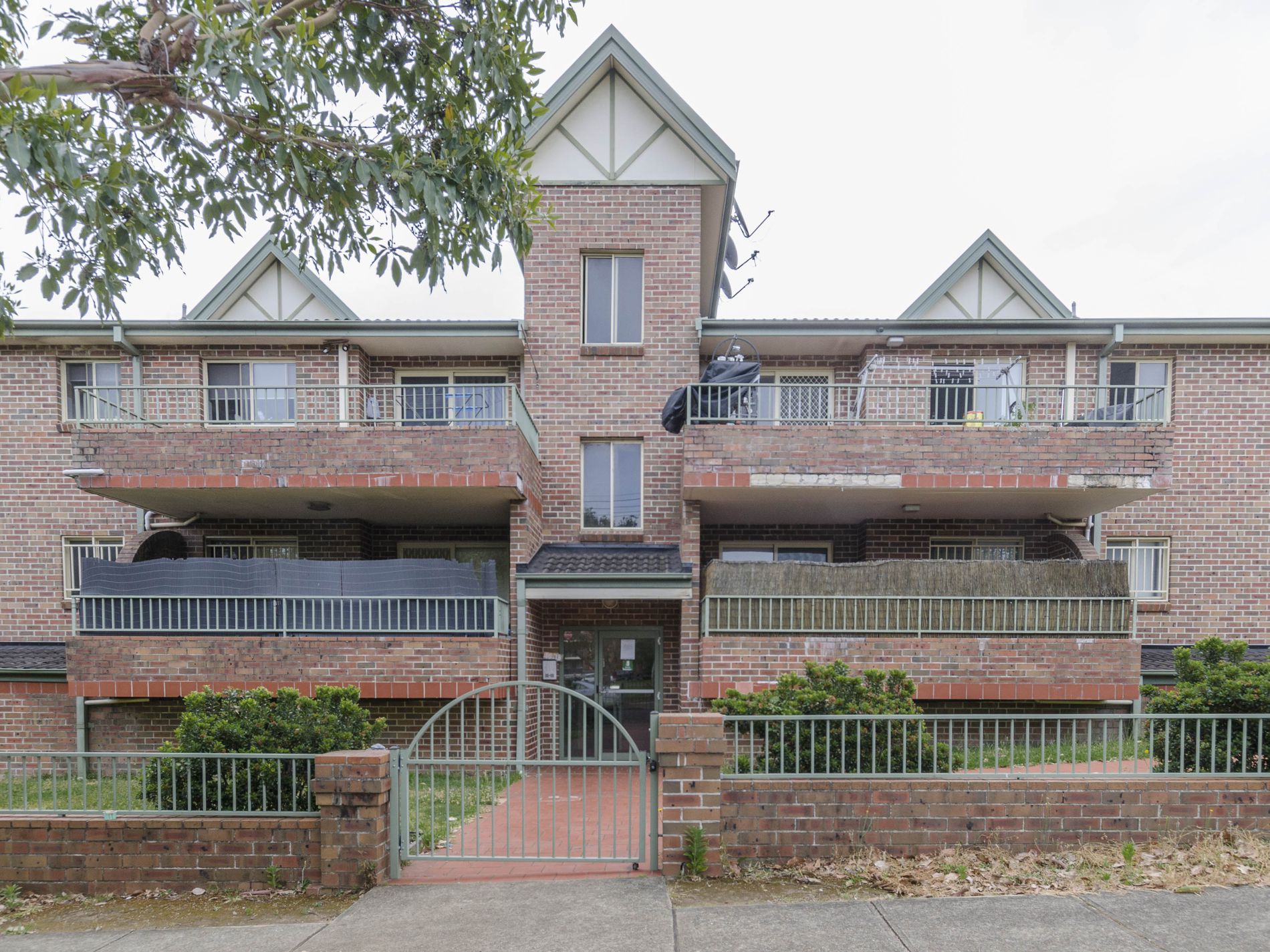 9 / 16 Reynolds Avenue, Bankstown