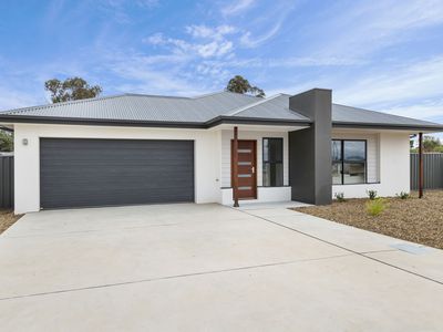 2 Davis Close, Bungendore