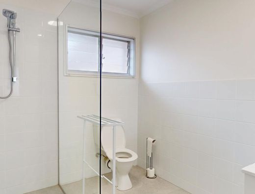 Refurbished Myles St Family Home image 6
