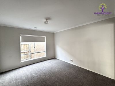 24 Tundra Esplanade, Werribee
