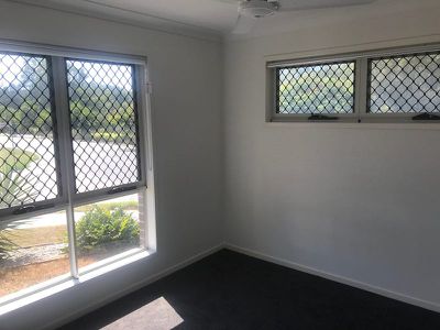 2 / 1 Summit Street, Griffin