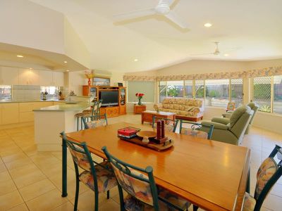 8 Oakland Drive, Tewantin