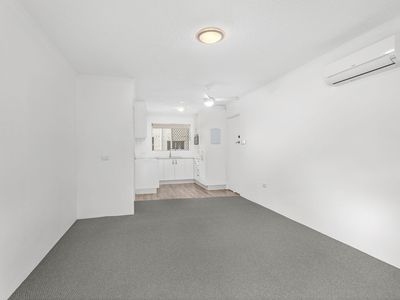 8 / 15 Lake Street, Forster