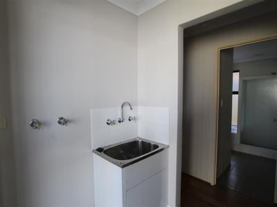 4 / 24 Windemere cres, Nollamara