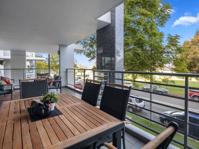 8 / 132 Terrace Road, Perth