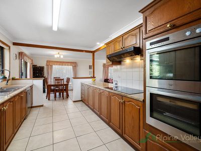 14 Allamar Court, Tawonga South