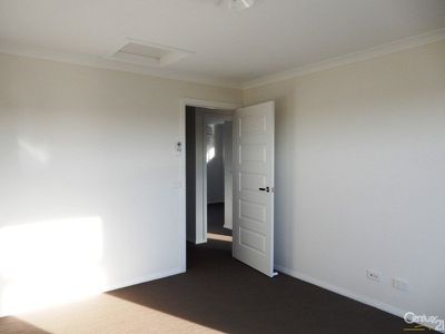2 / 31 Beckington Crescent, Hampton Park