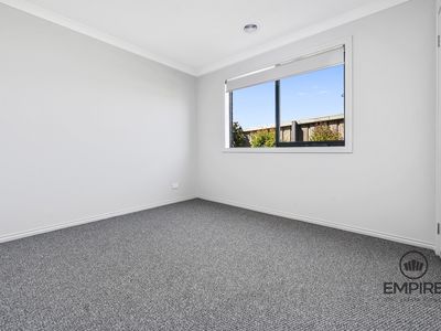 12 Galaxias Court, Clyde North