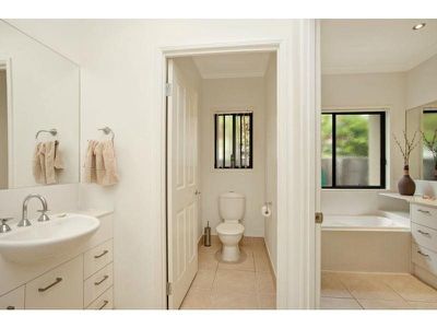 6 Riverbreeze Avenue, Noosa Waters