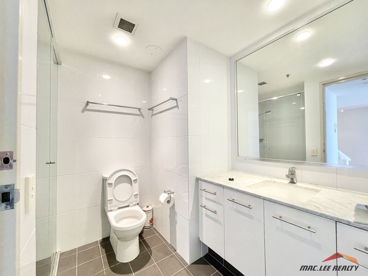 2005 / 11 Railway Street, Chatswood