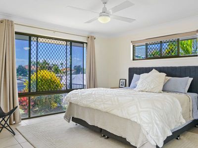 5 Wills Court, Paradise Point
