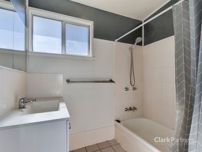 24 Bray Road, Lawnton
