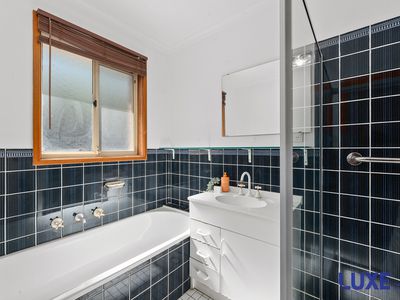 16 Gratton Place , Isaacs