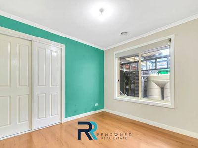 4 FINCHLEY PARK CRESCENT, Tarneit