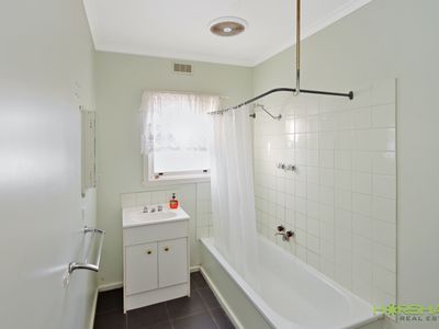 6 Queen Street, Horsham