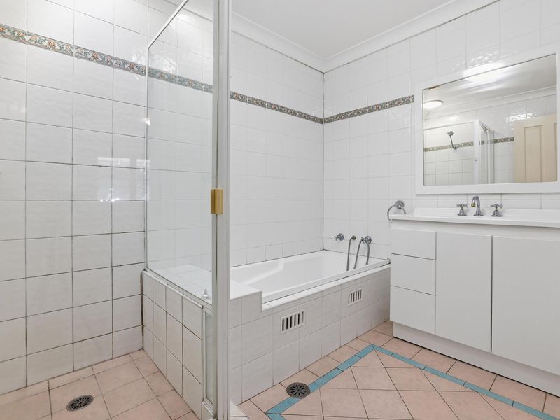 4 / 5 Jersey Road, Strathfield