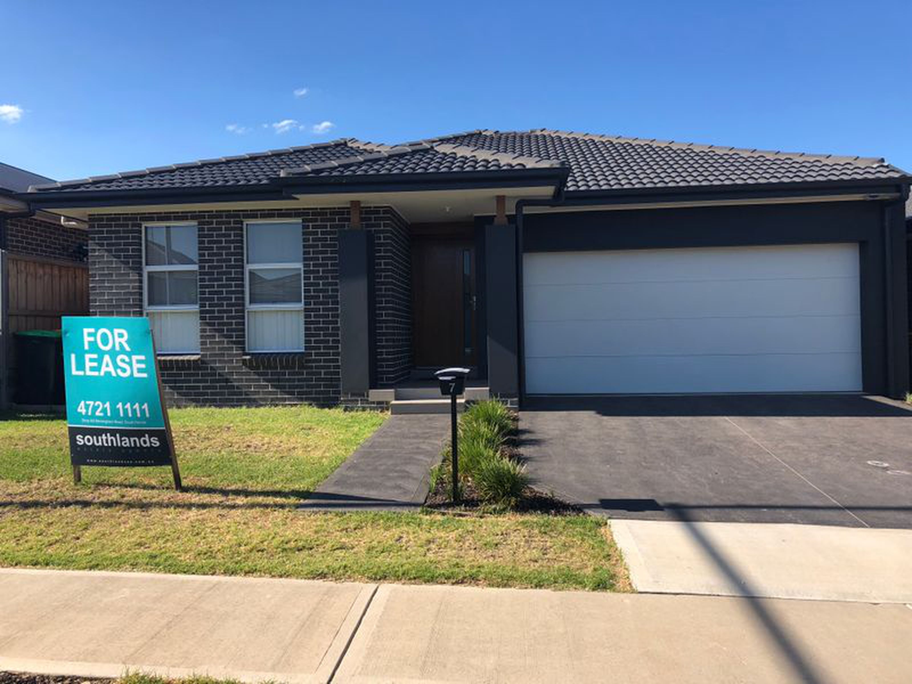 7 James Riley Drive, GLENMORE PARK