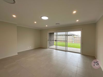 31 Arklow Cresent, Chisholm