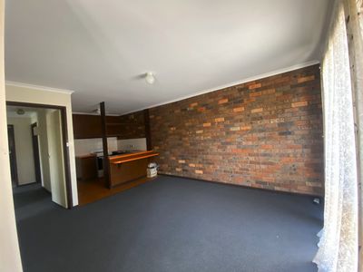 1 / 12 Moffatt Crescent , Hoppers Crossing