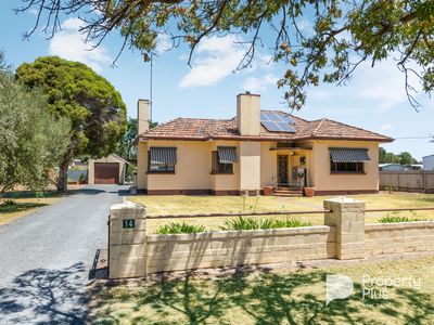 14 Menzies Street, Charlton