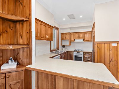 32 Peterborough Avenue, Lake Illawarra