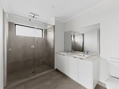 37 Royal Mile Avenue, Berwick