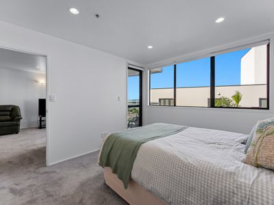 4E/175 Hurstmere Road, Takapuna