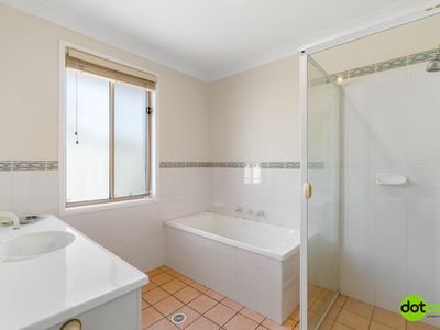 2 Hawker Close, Hamlyn Terrace