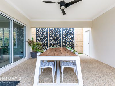 25 Pantheon Avenue, North Coogee