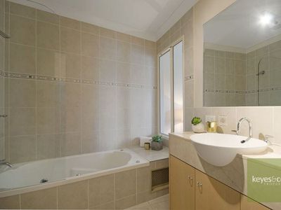 14 / 1 The Strand, Townsville City