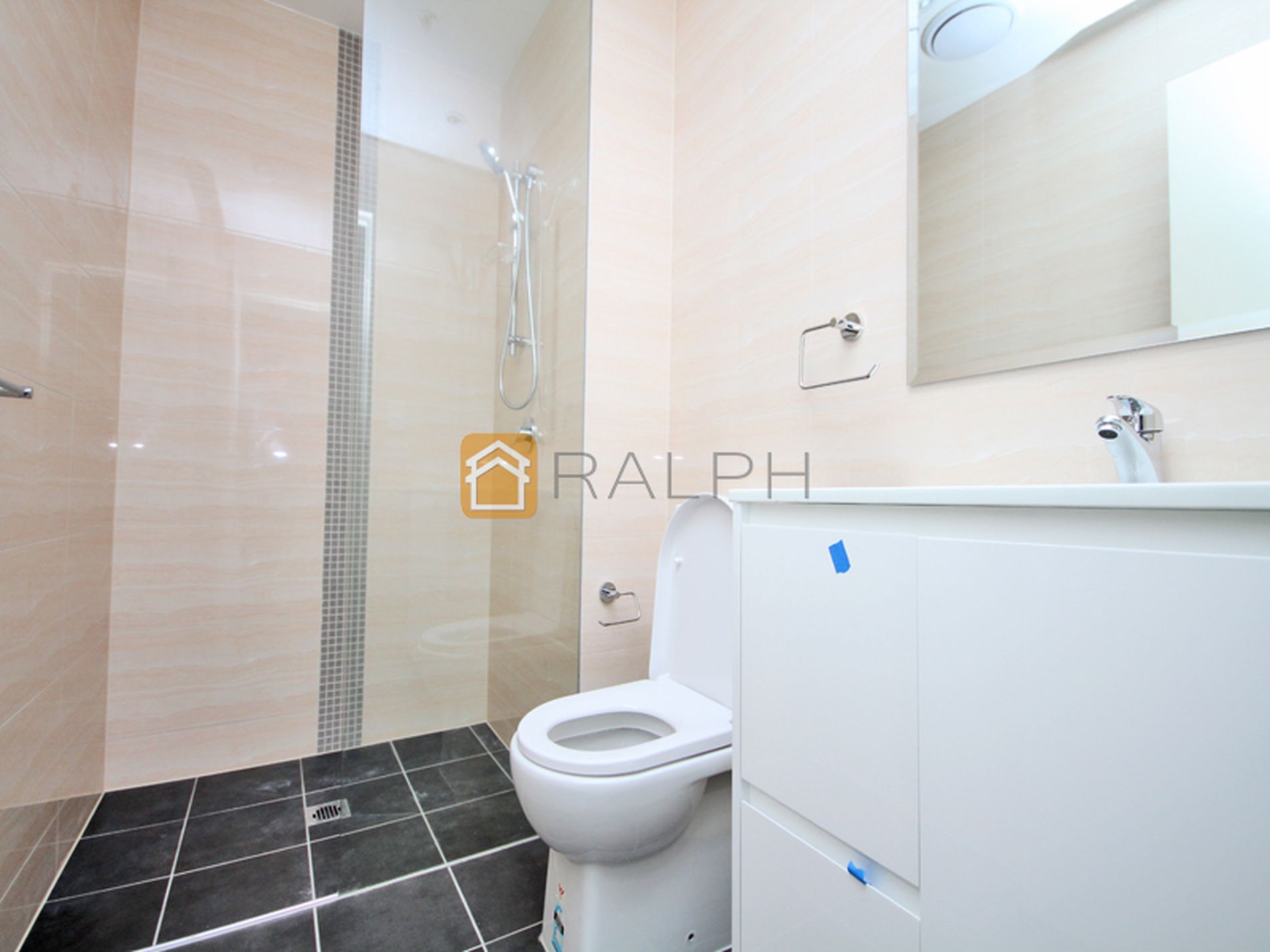 915 / 4 Nipper Street, Homebush