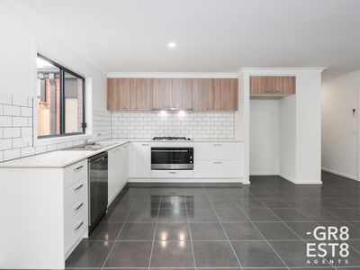 21 Berringarra Road, Officer