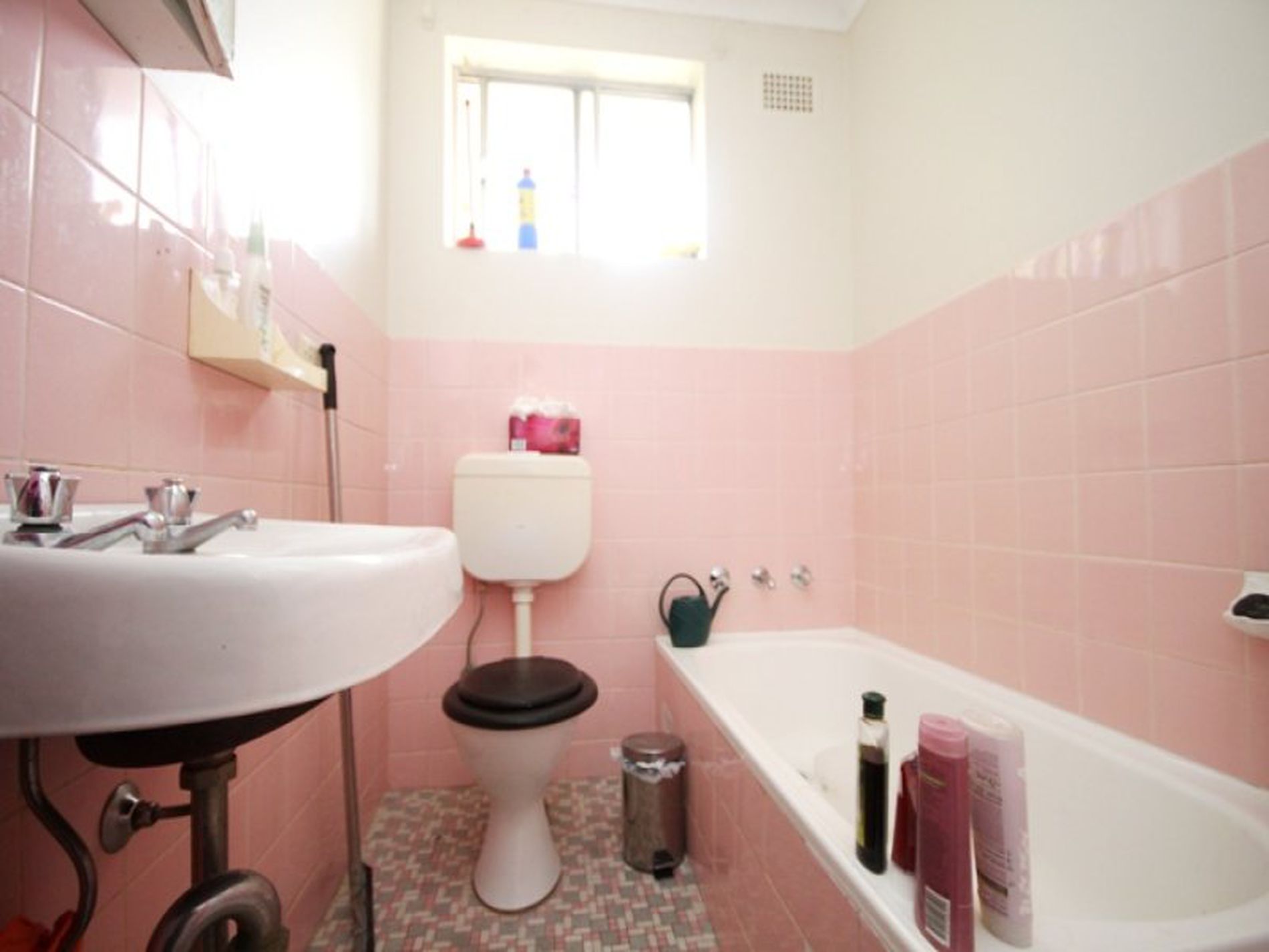 3 / 16 Renown Avenue, Wiley Park