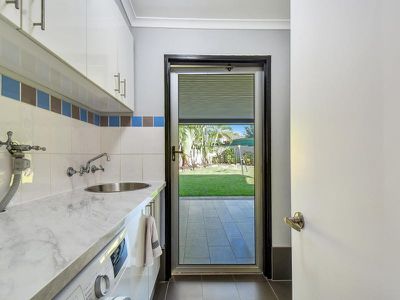 7 Schombacher Cct, Moulden