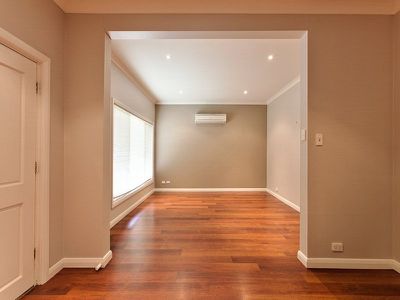 330 North Street, Albury