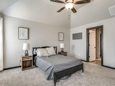 5408 Malpaso Creek Dr, Mustang, OK , International