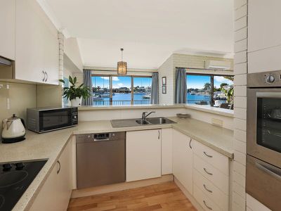 2 / 15-17 Carinya Street, Mooloolaba