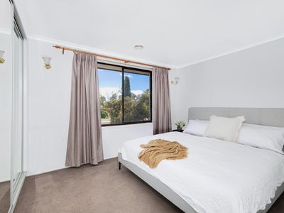 7 Curnow Place, Chisholm