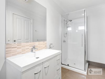 1 / 147 Inglis Street, Wynyard