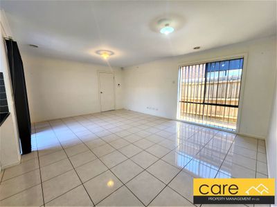 8 Tiarne Crescent, Hampton Park