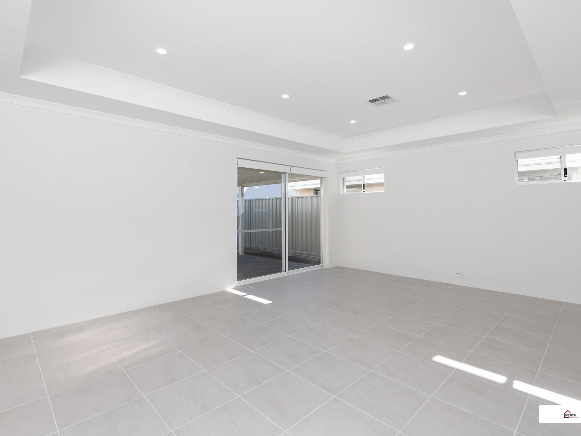 10 Houghton Street, Eglinton