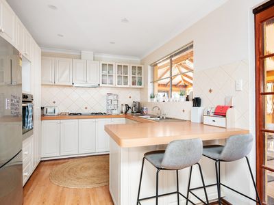 3 De Bernales Street, Hannans