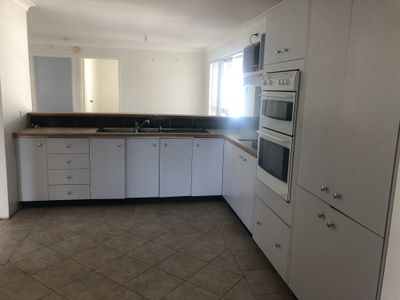 28 Coonawarra Street, Edensor Park