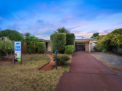 2 Montgomery Lane, Hannans