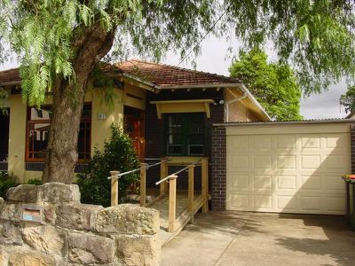 81 Wollongong Road, Arncliffe