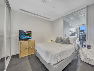 701 / 33 Claremont Street, South Yarra