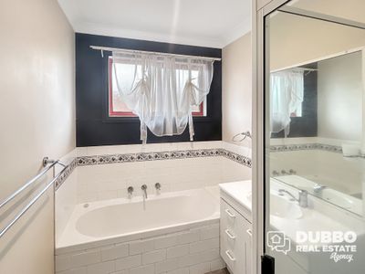 39 Cardiff Arms Avenue, Dubbo