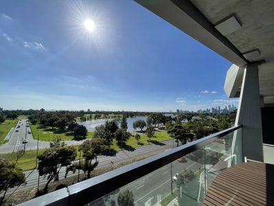 unit 604 / 77 Queens Road, Melbourne