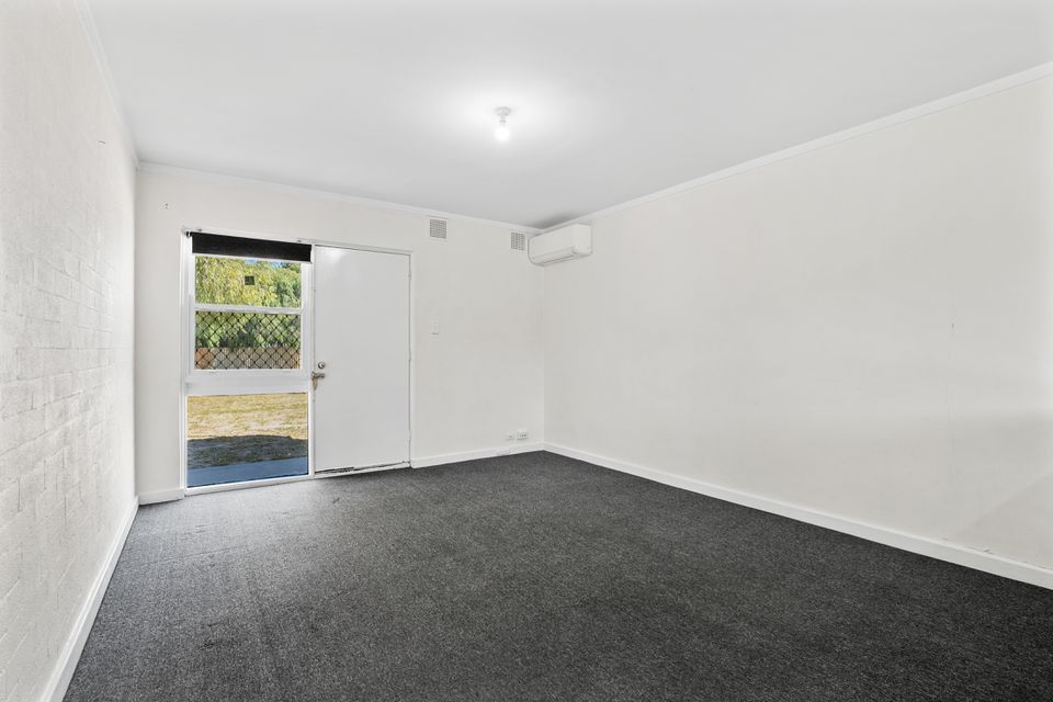 2 / 15 Corvus Place, Rockingham